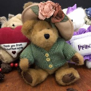 Boyd’s Bears Music Box bear